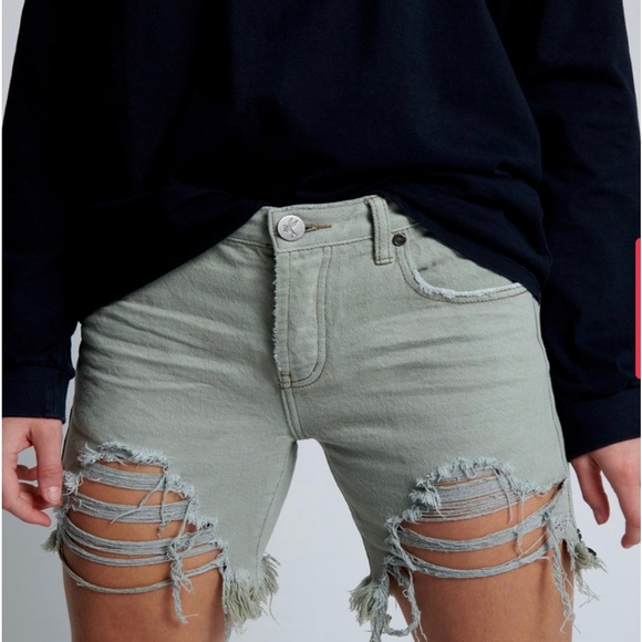 One Teaspoon FADED KHAKI STEVIES LONG LENGTH BOYFRIEND SHORT - Picture 2 of 5